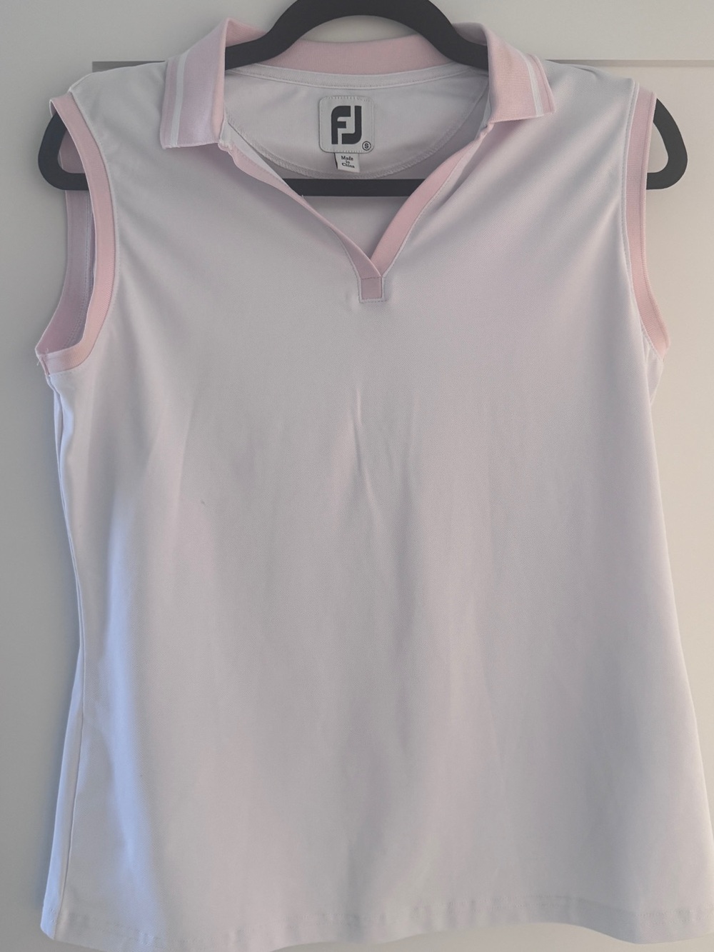 FootJoy Women’s Sleeveless Polo Top - White with Light Pink Trim size Medium